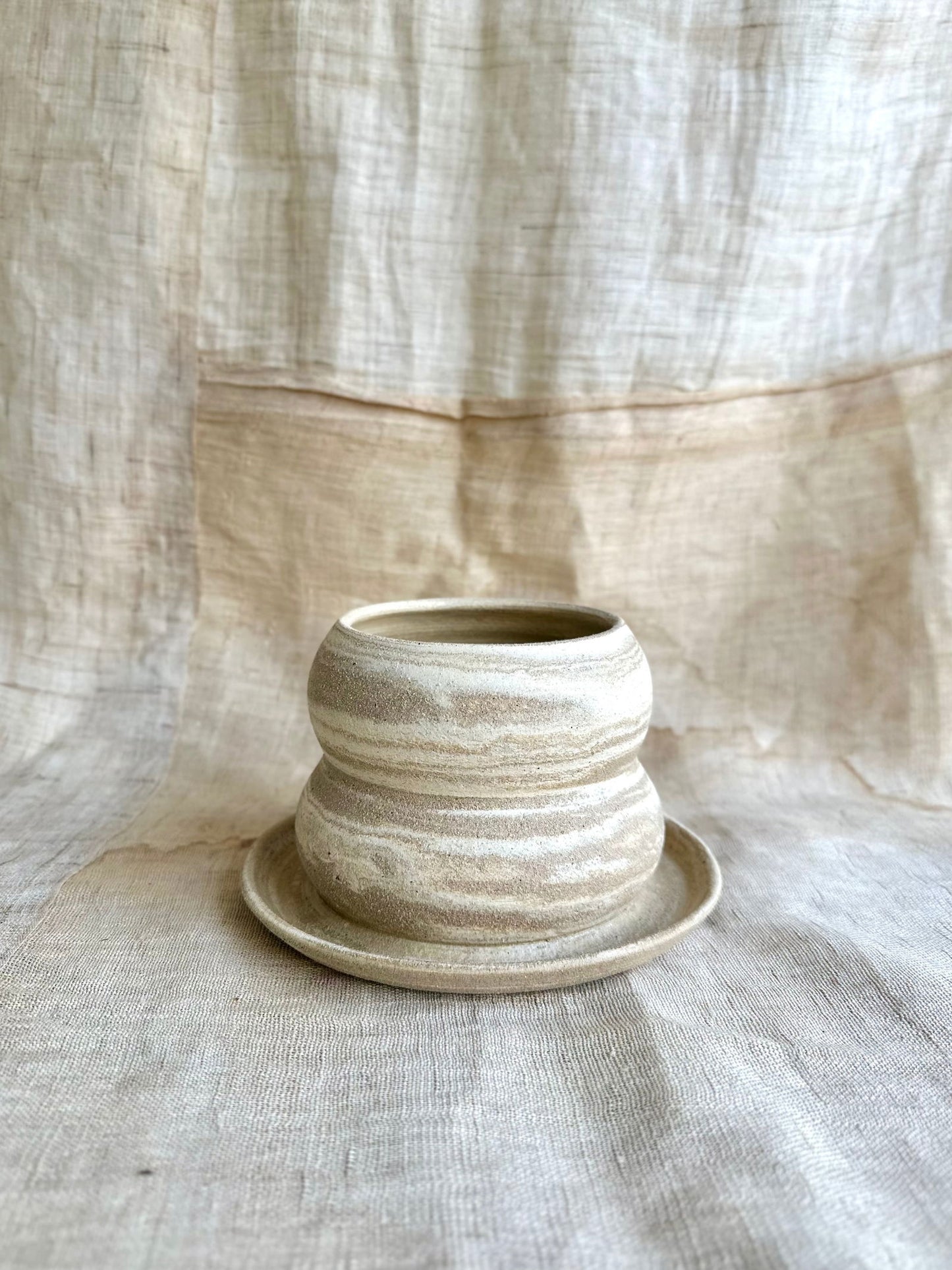 25 mud swirl planter - Mipa's pots and plants