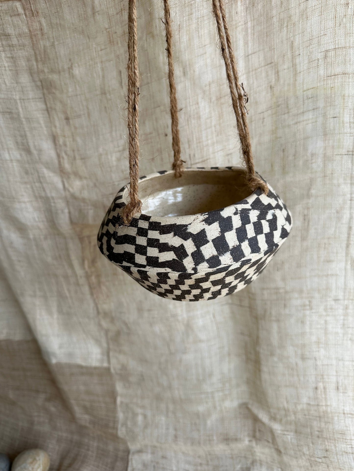 52 checkers ufo planter - Mipa's pots and plants