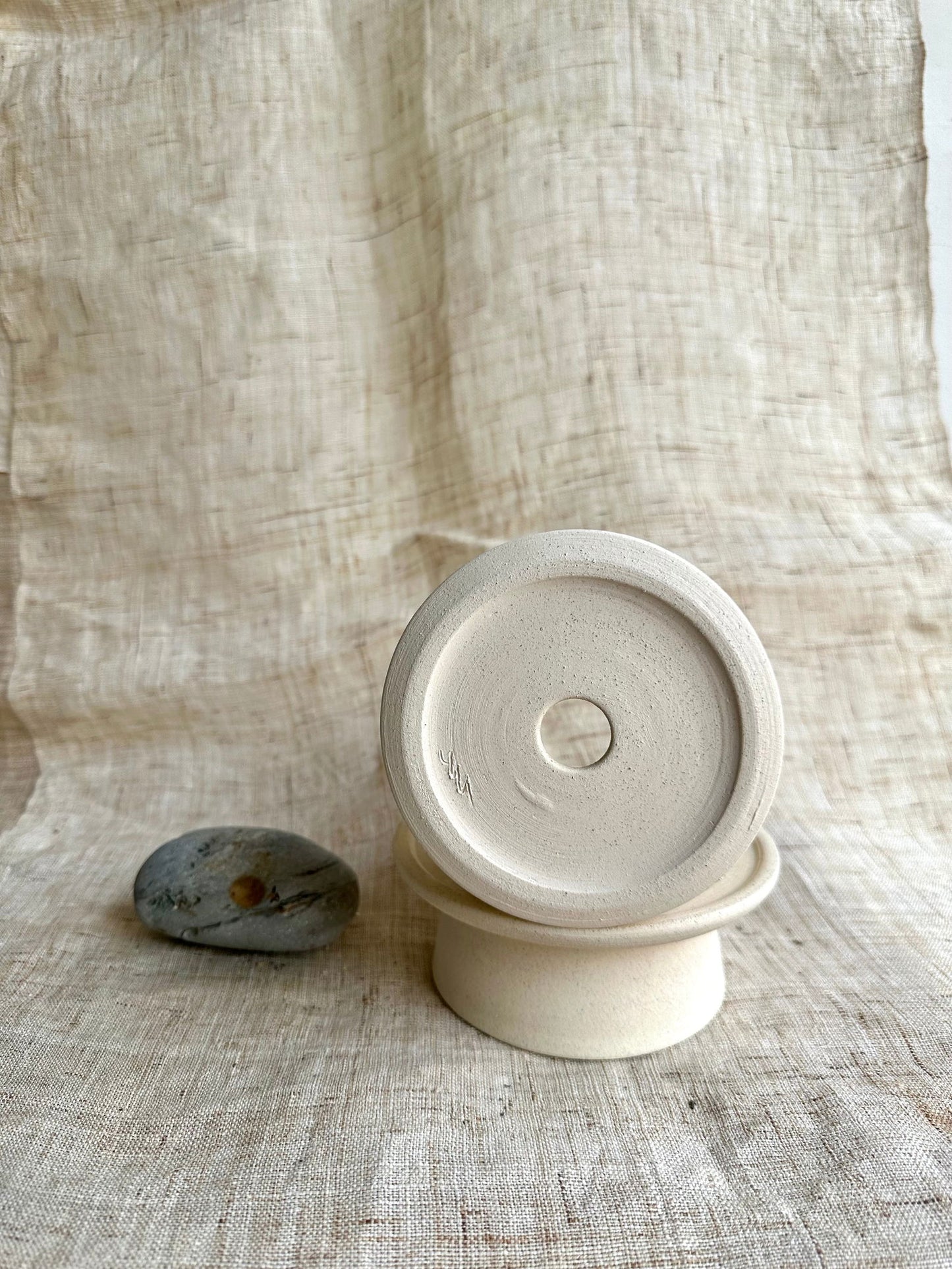 57 off white pedestal saucer set - Mipa's pots and plants