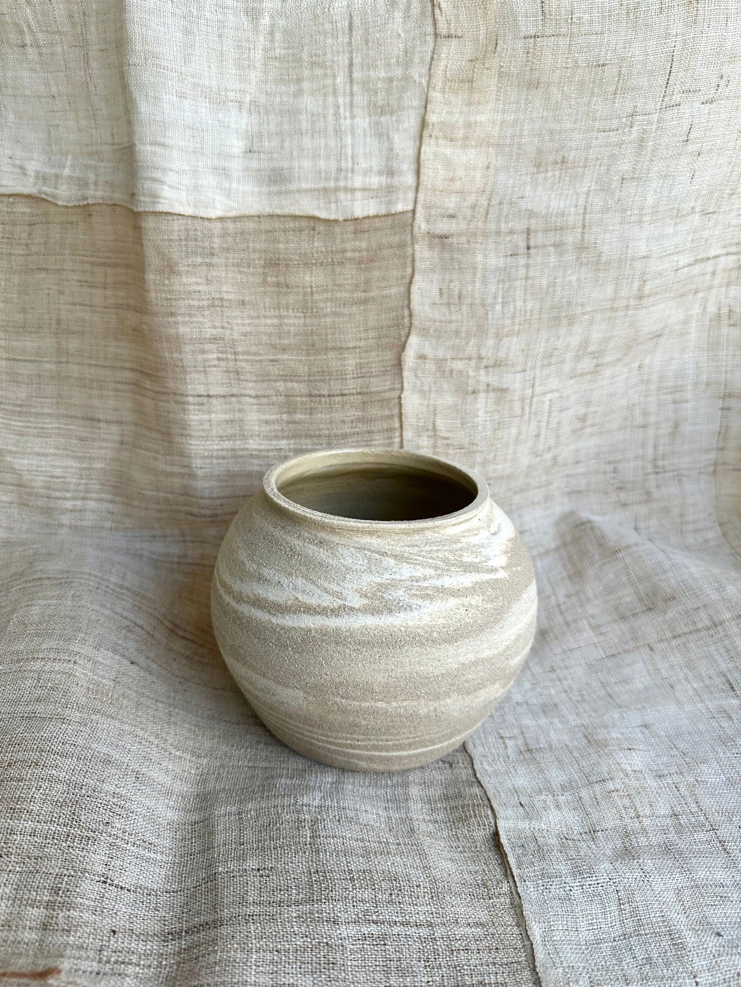 60 mud cream planter - Mipa's pots and plants