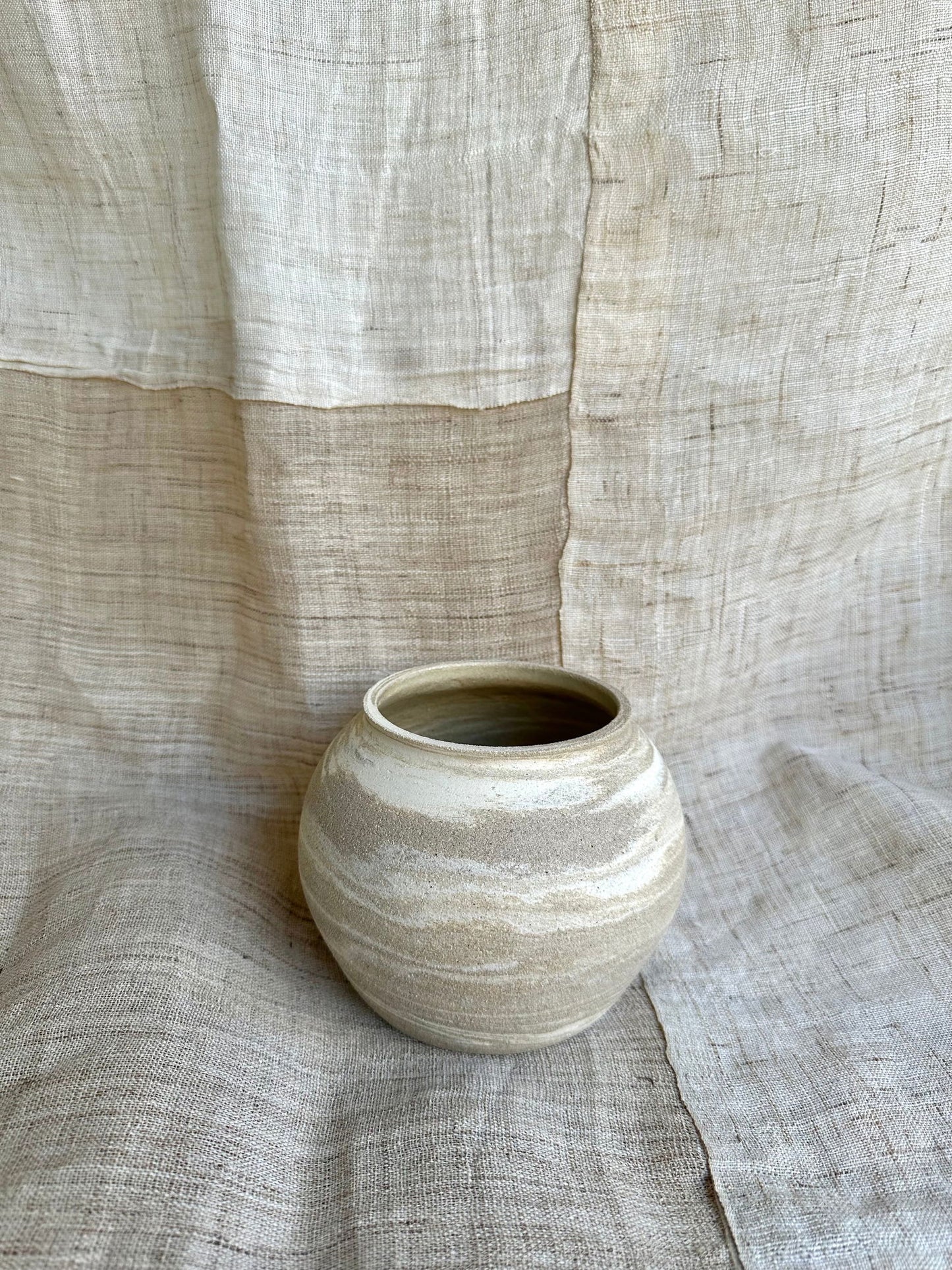 60 mud cream planter - Mipa's pots and plants