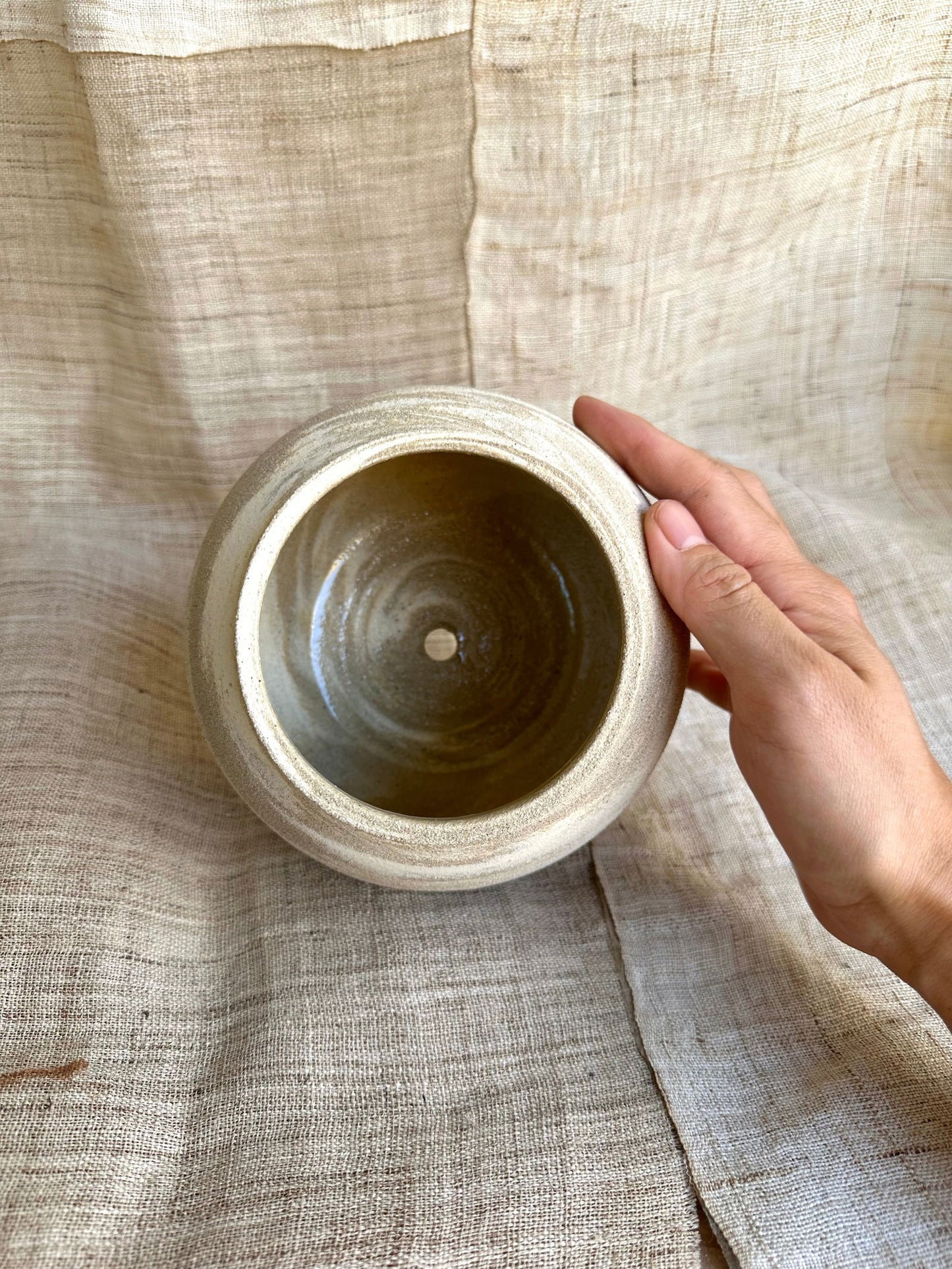 60 mud cream planter - Mipa's pots and plants