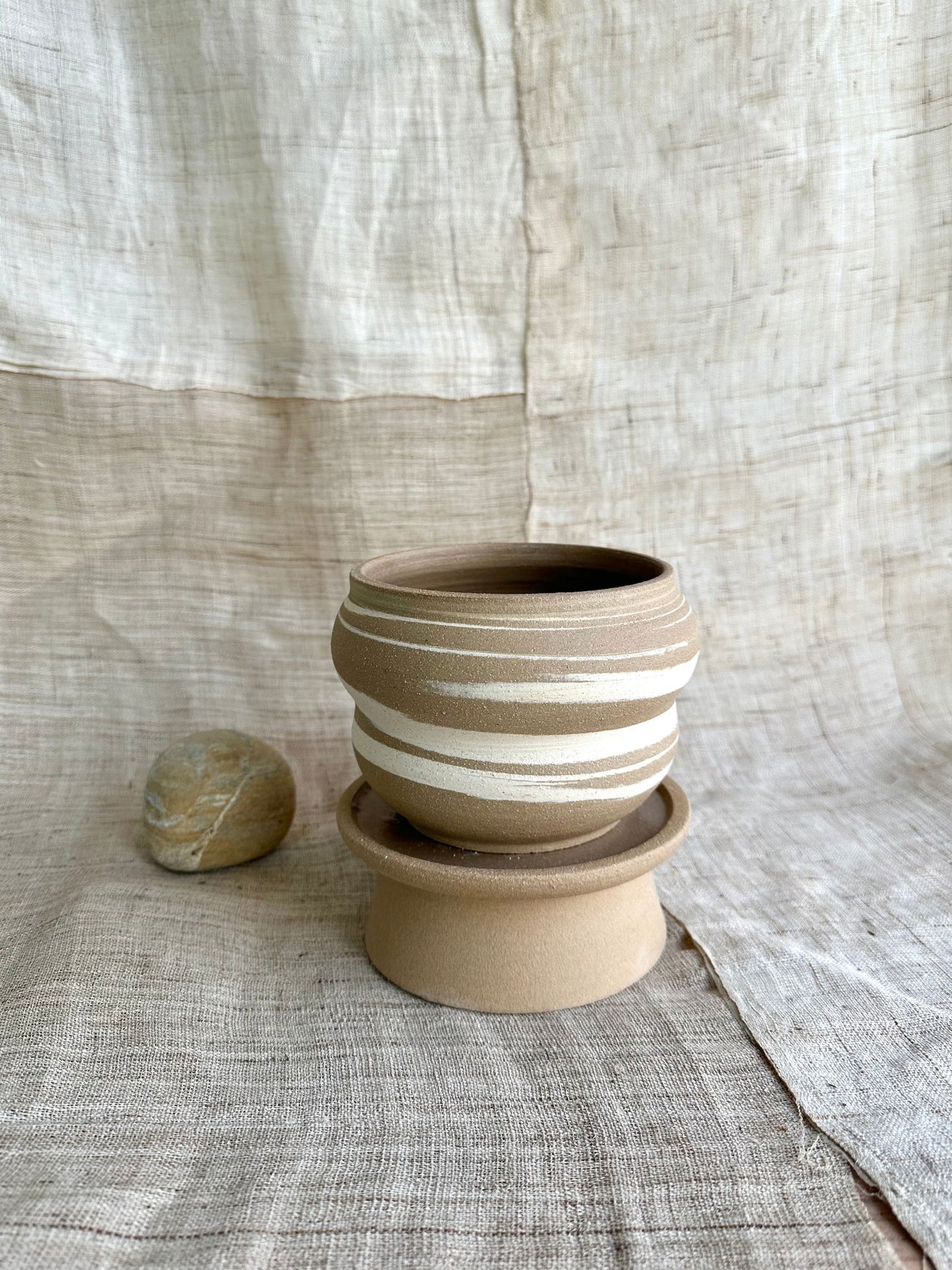 68 mudcream pedestal saucer set - Mipa's pots and plants
