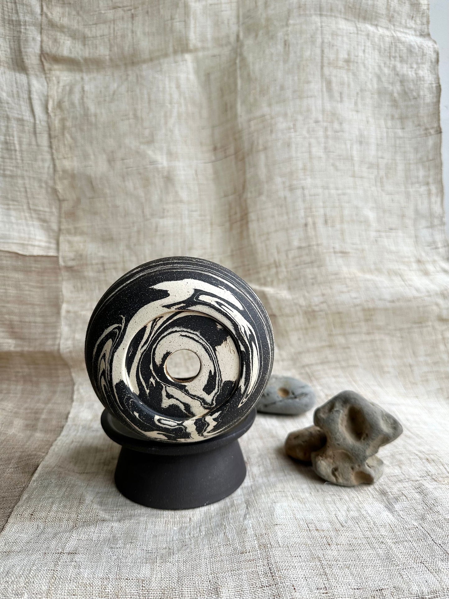 6 inkwash pedestal saucer set - Mipa's pots and plants