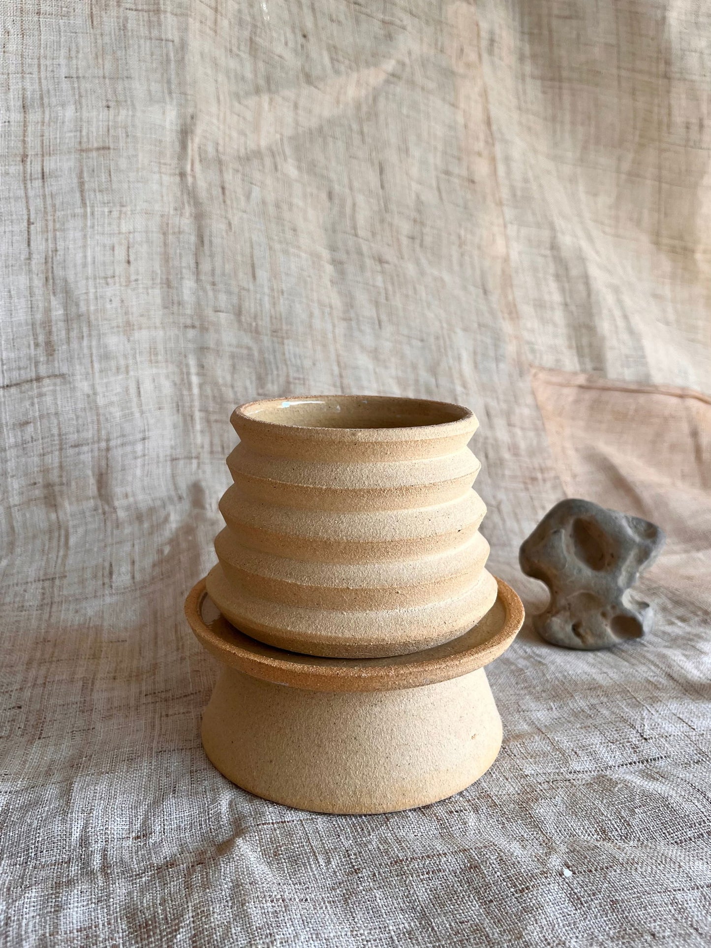 6 sand pedestal saucer set - Mipa's pots and plants