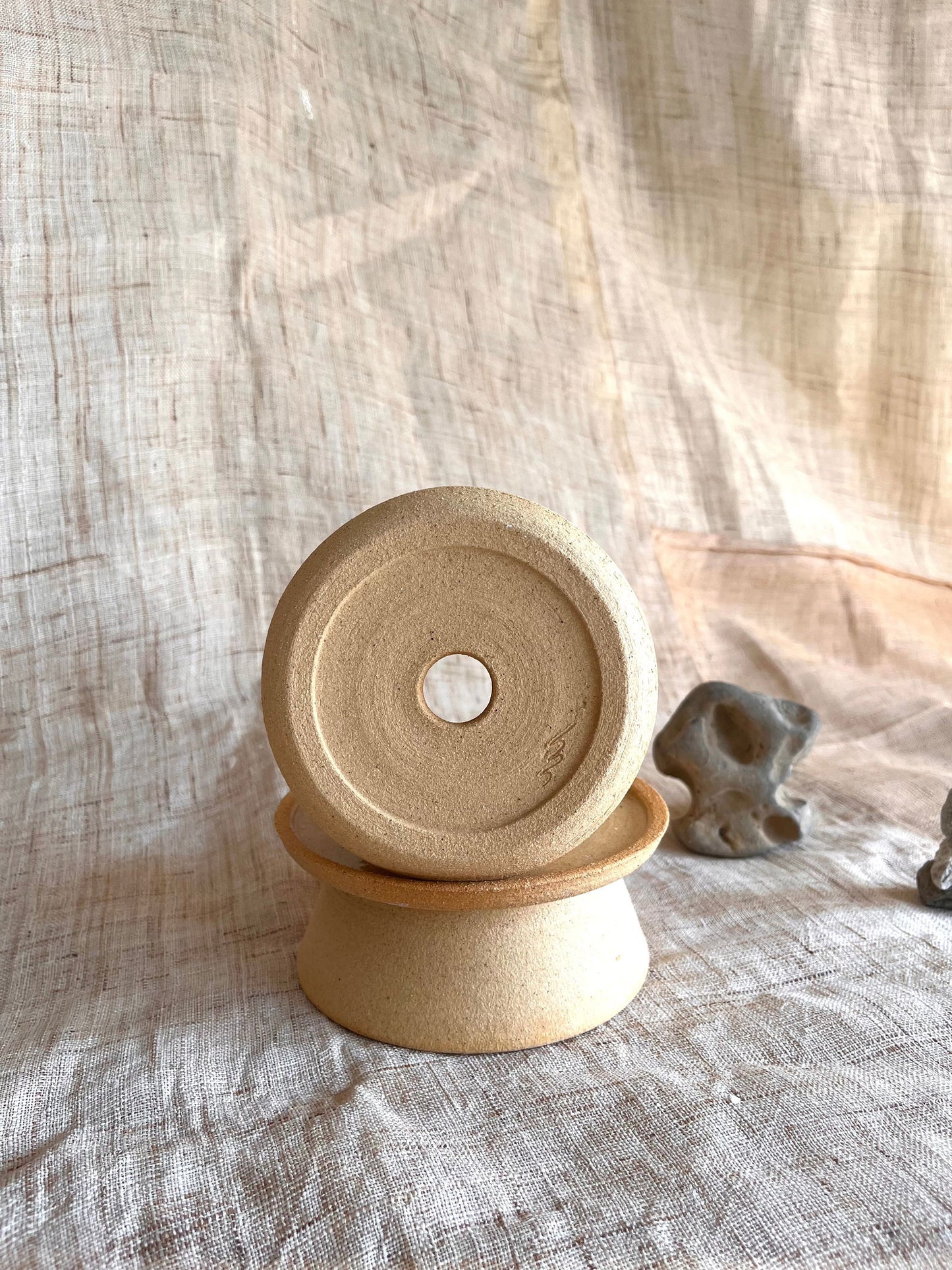 6 sand pedestal saucer set - Mipa's pots and plants