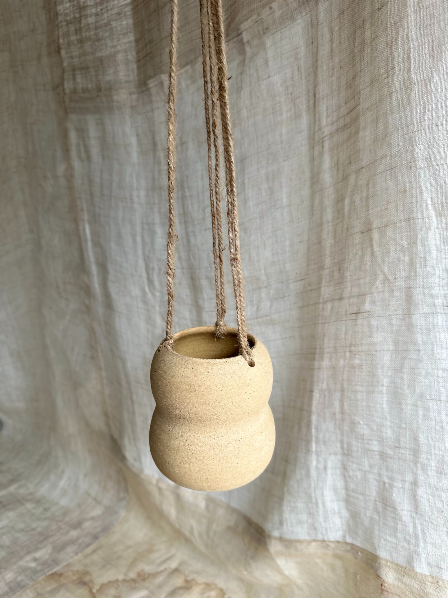 22 s.b. hanging planter