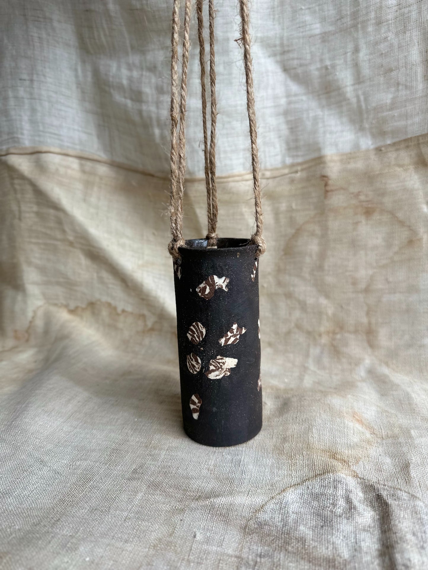 102 black inlay planter