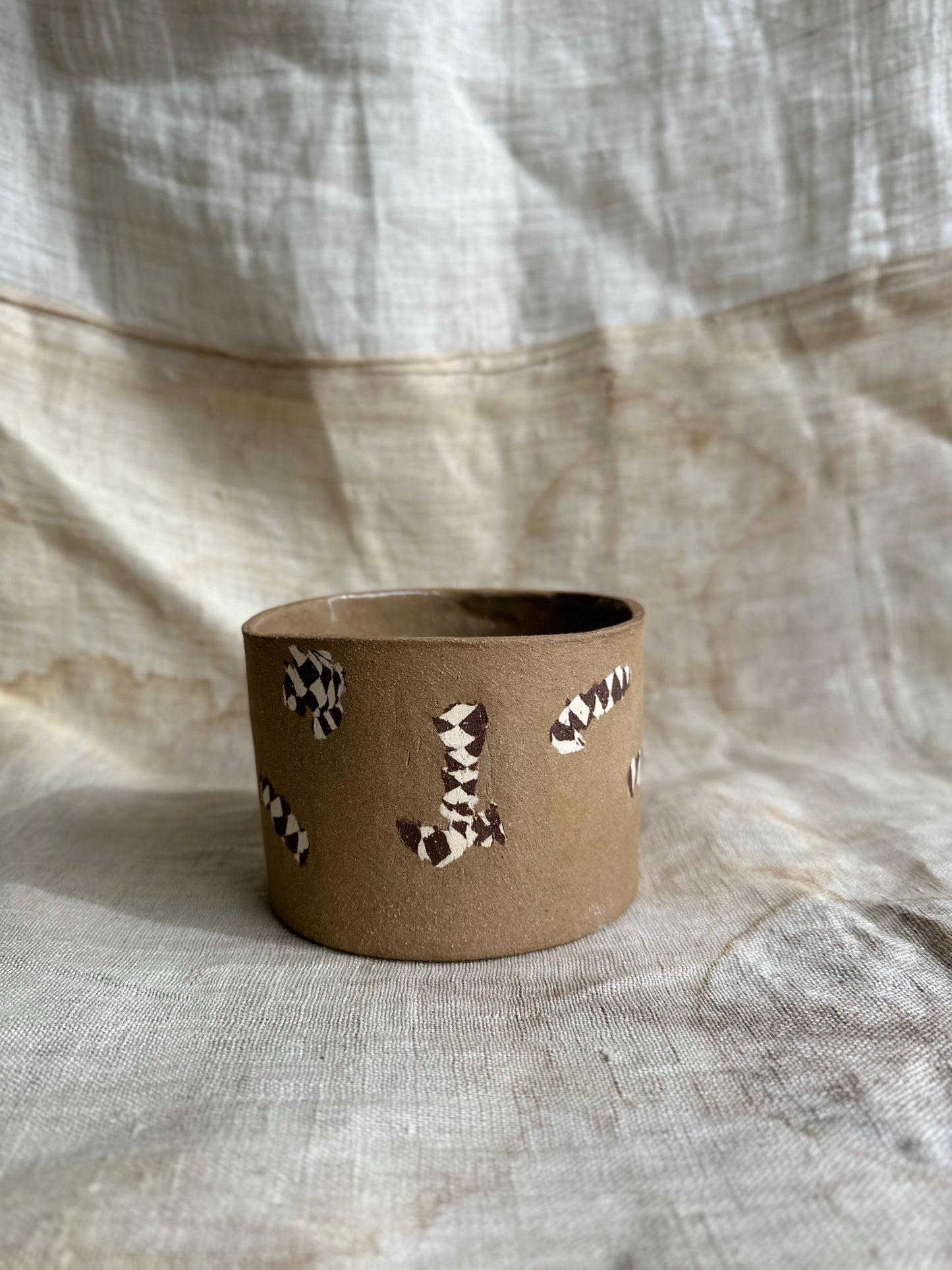 (Seconds) 105 mud mosaic planter