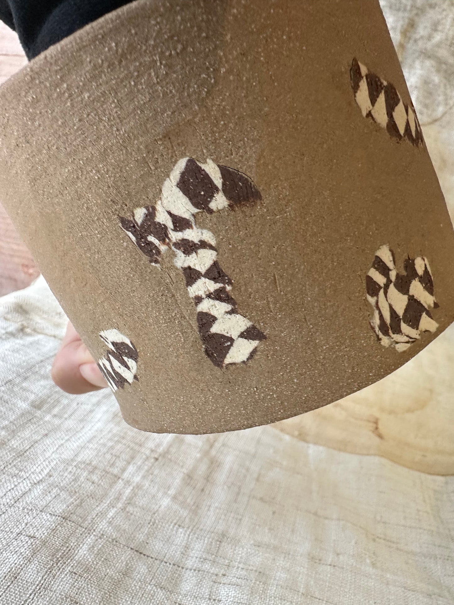 (Seconds) 105 mud mosaic planter