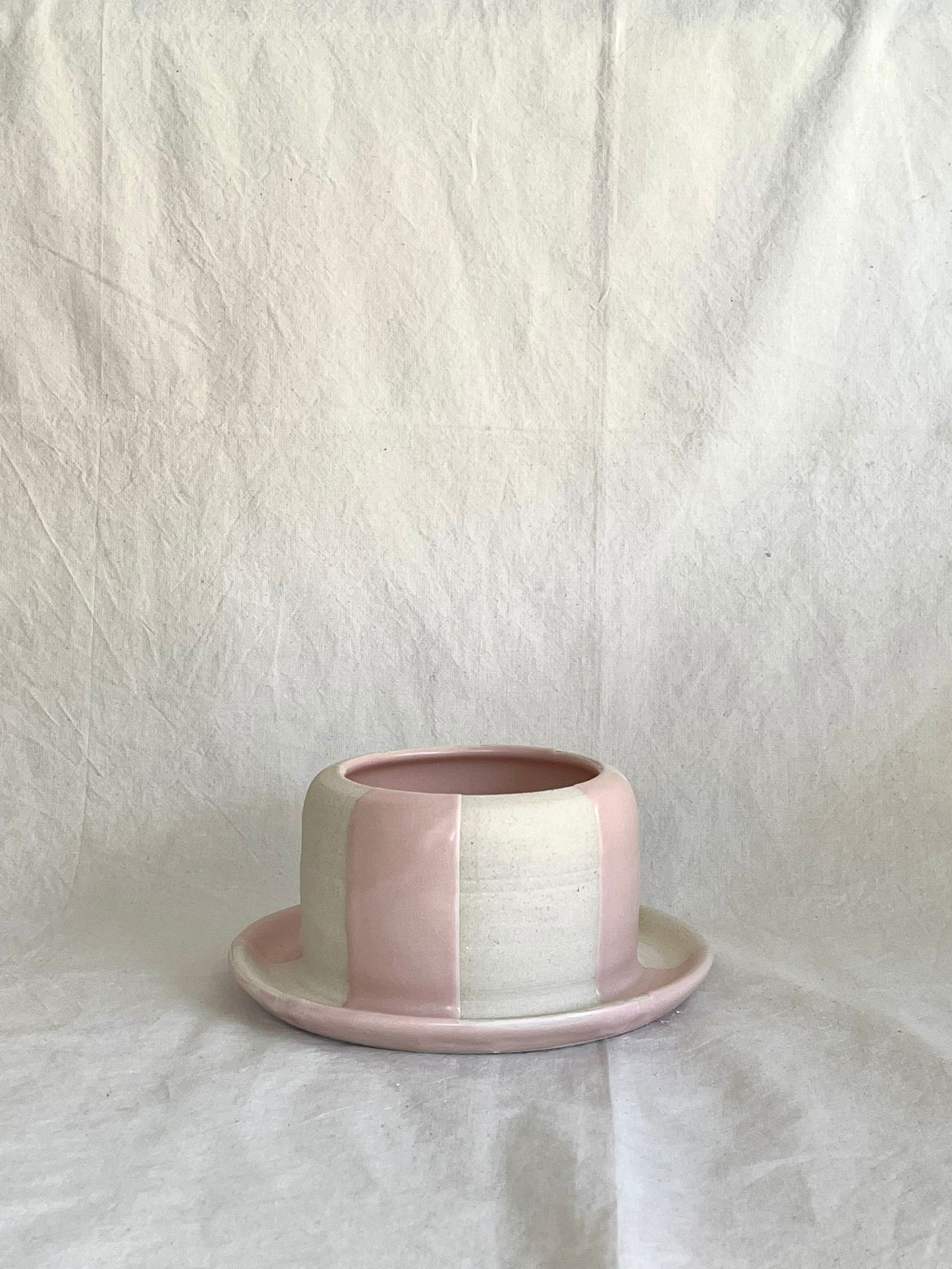 (Sale) 19 planter w/ saucer - Mipa's pots and plants
