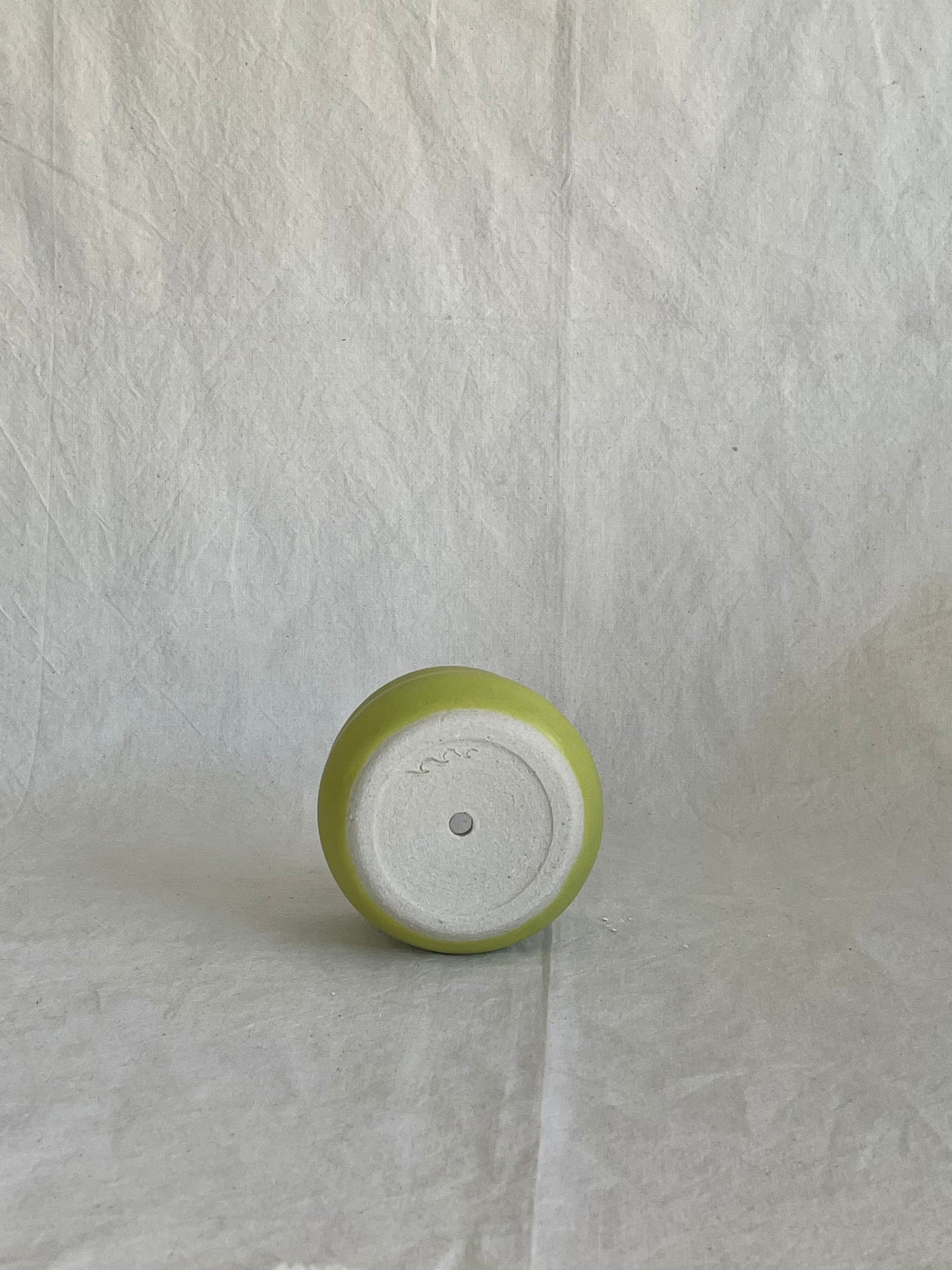 (Sale) 24-1 tiny kiwi planter - Mipa's pots and plants