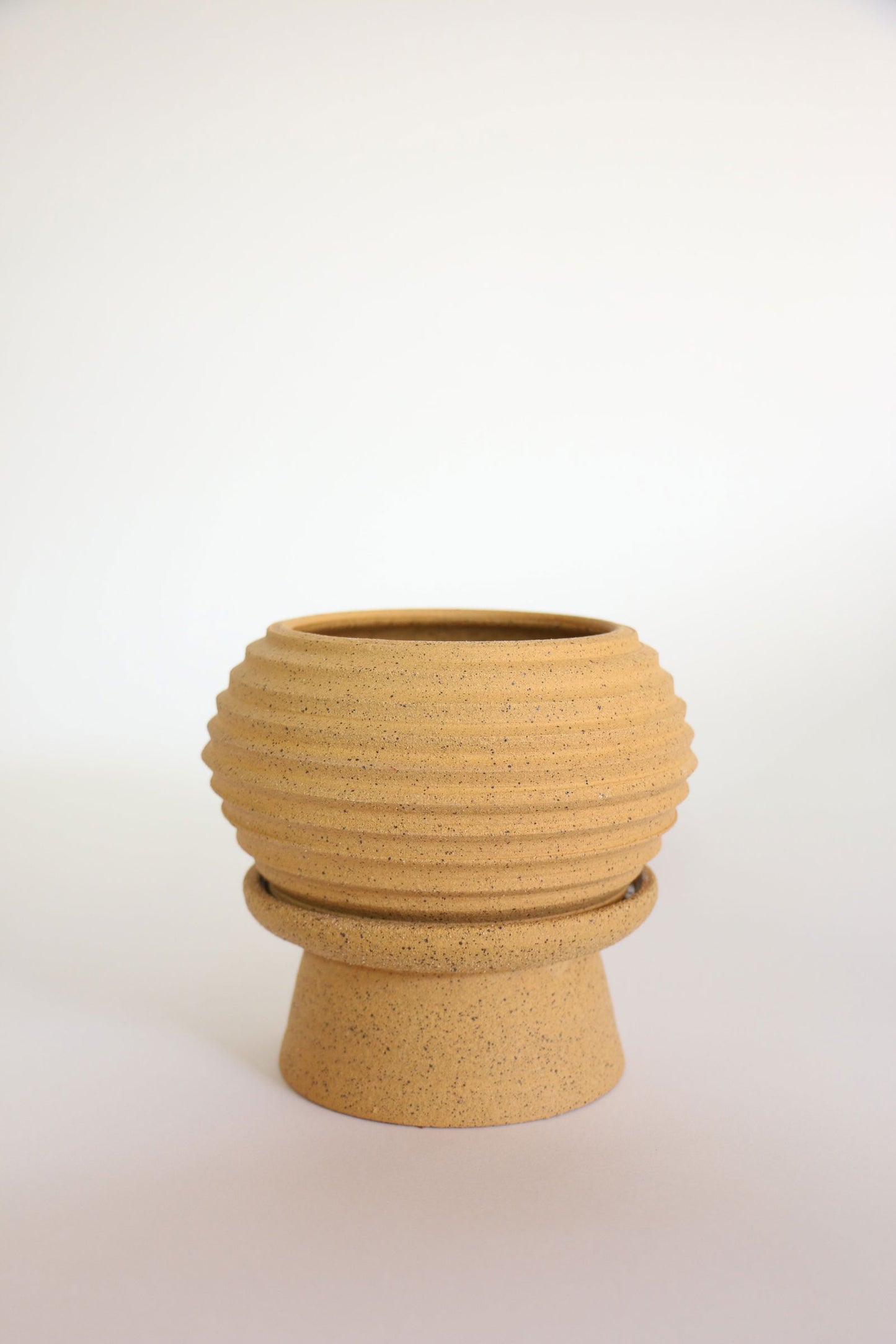 (Sale) 28-1 pedestal saucer set - Mipa's pots and plants