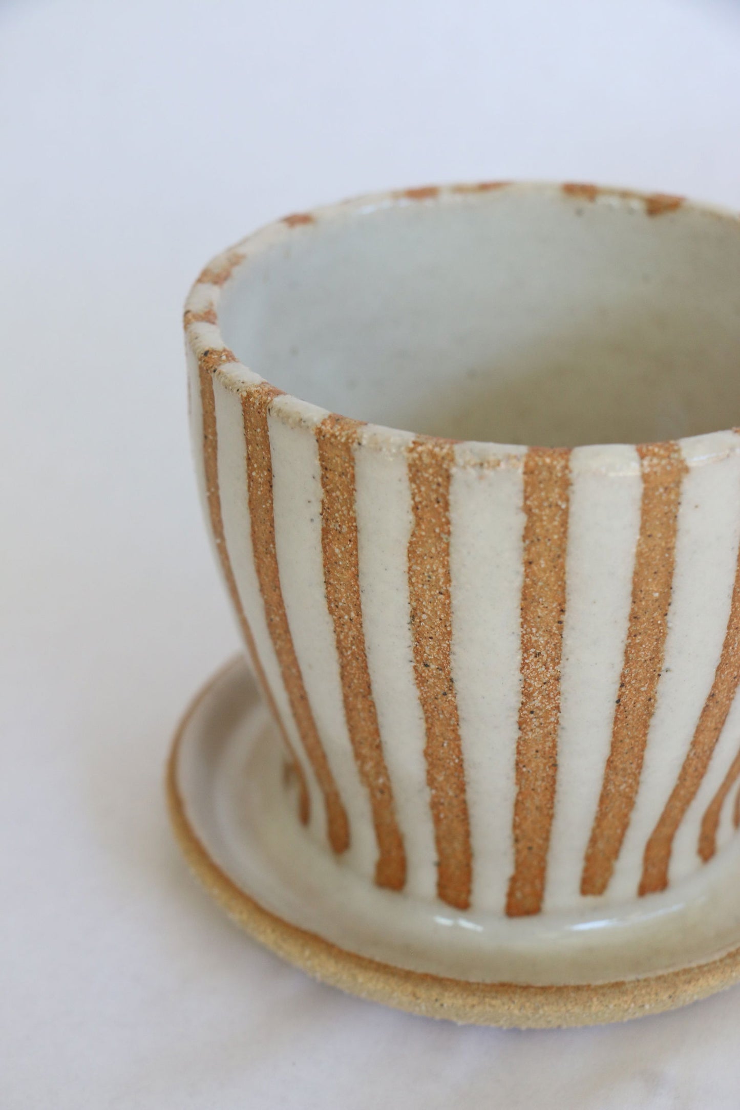 (Sale) 67 striped planter w/ saucer - Mipa's pots and plants