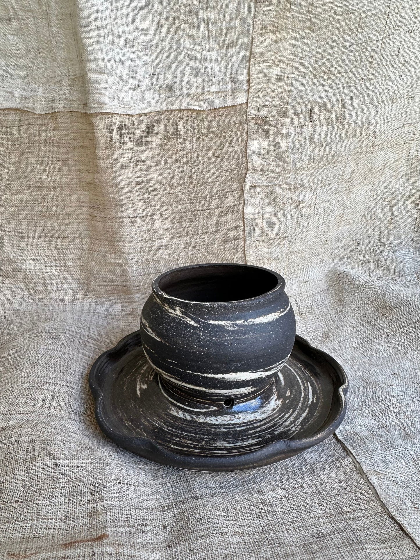 (Sale) 68 inkwash planter w/saucer - Mipa's pots and plants