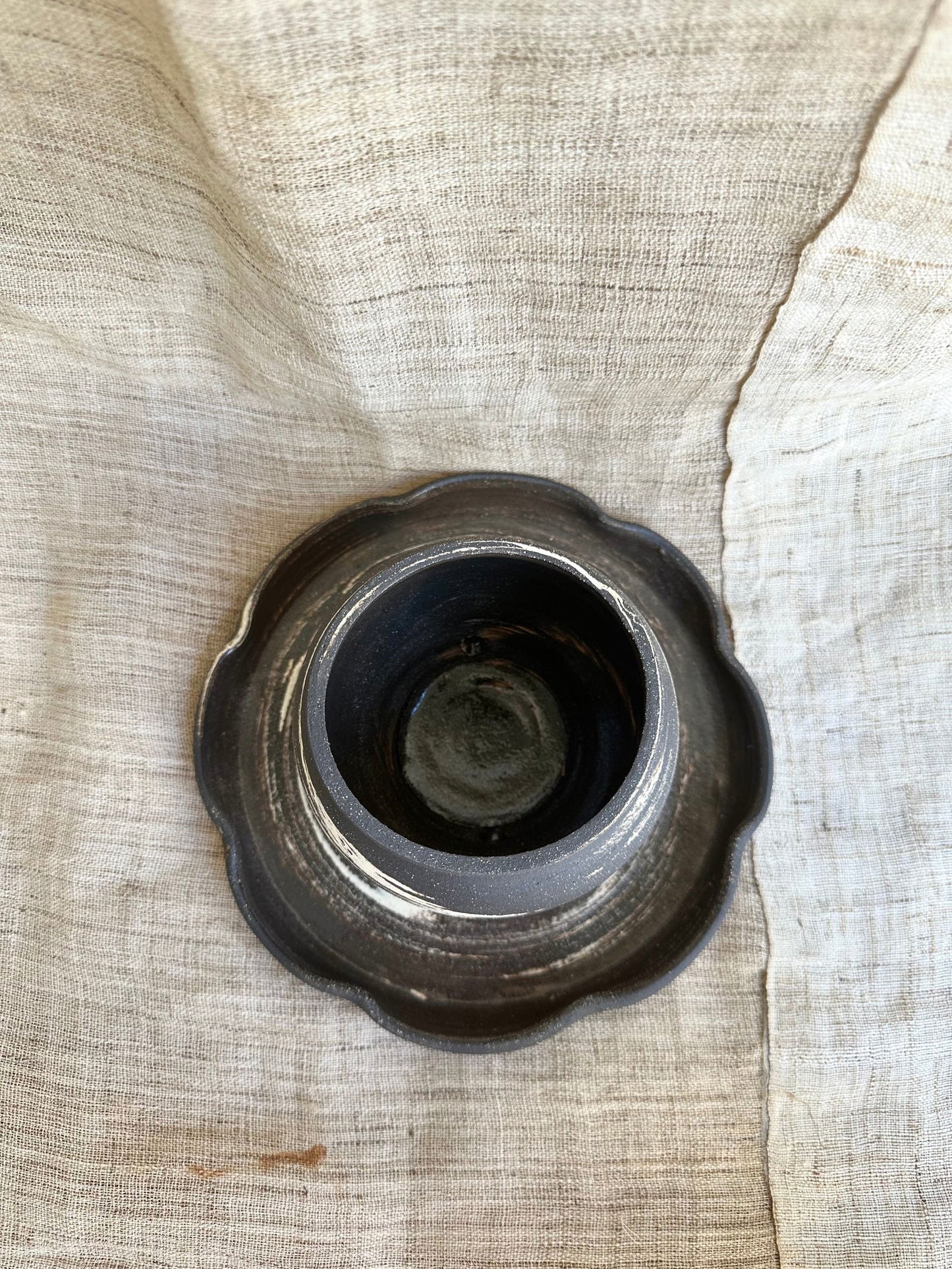 (Sale) 68 inkwash planter w/saucer - Mipa's pots and plants