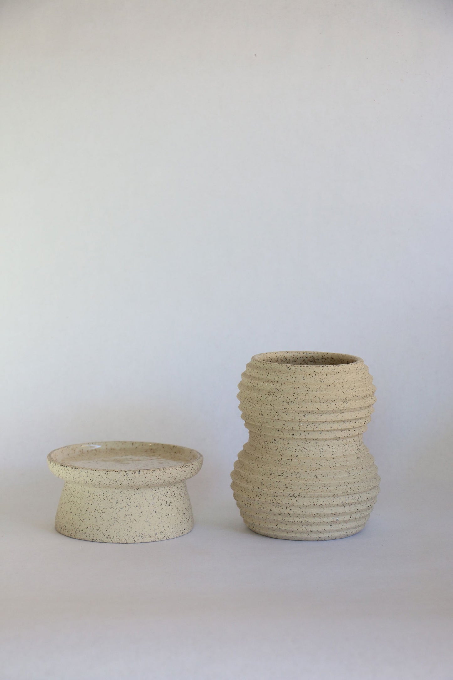 (Sale) 9-1 pedestal saucer set - Mipa's pots and plants