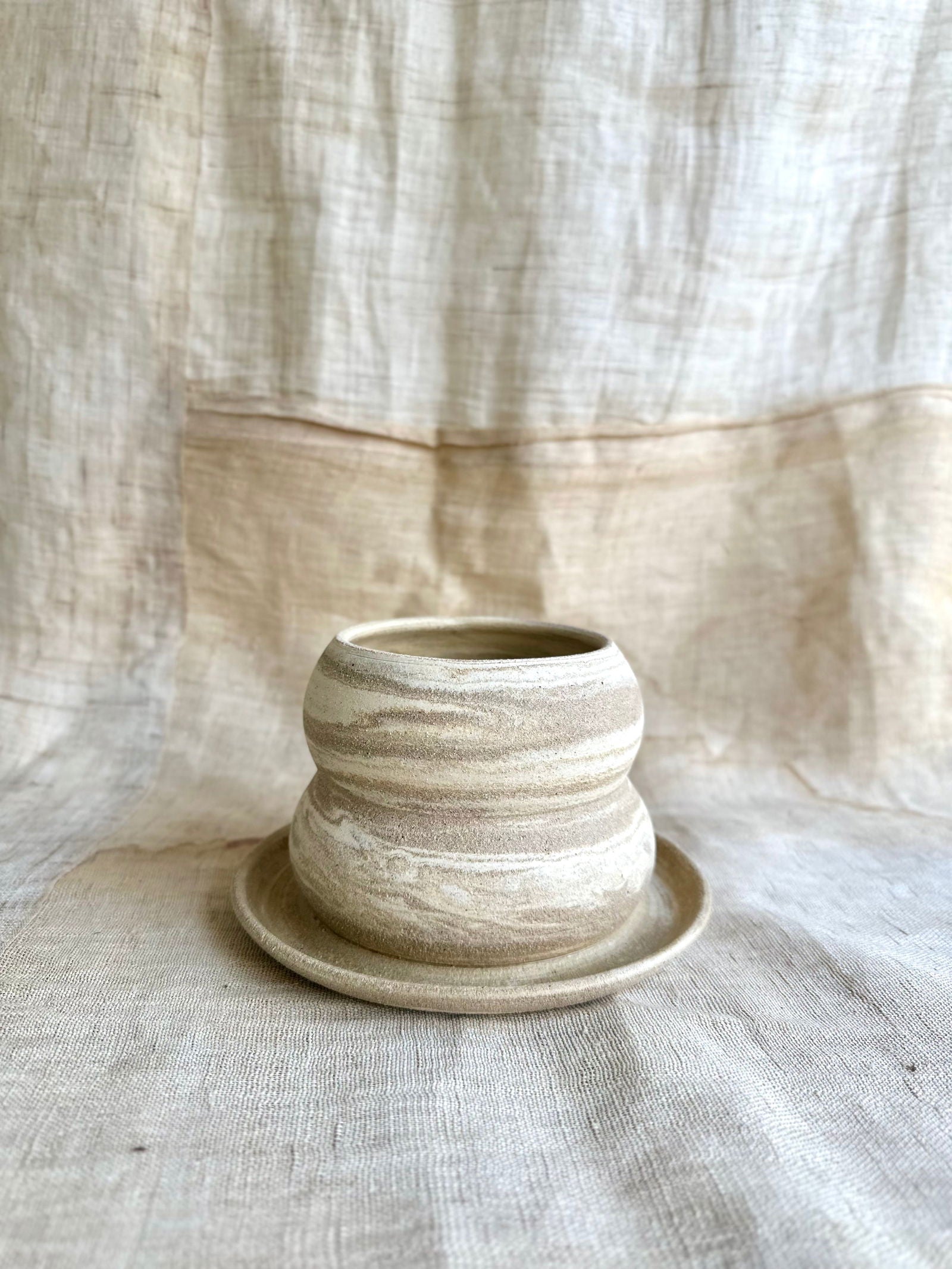 25 mud swirl planter - Mipa's pots and plants