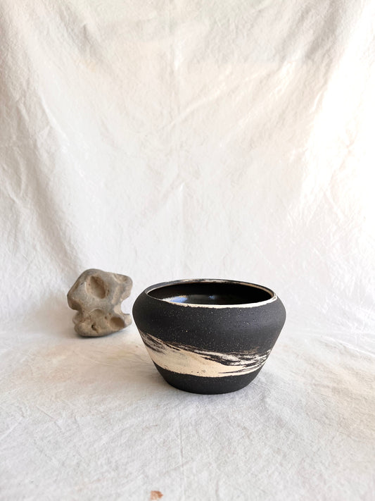 6 b/w marble planter