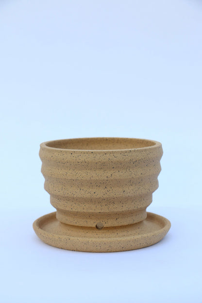 38 pagoda planter w/ saucer - Mipa's pots and plants
