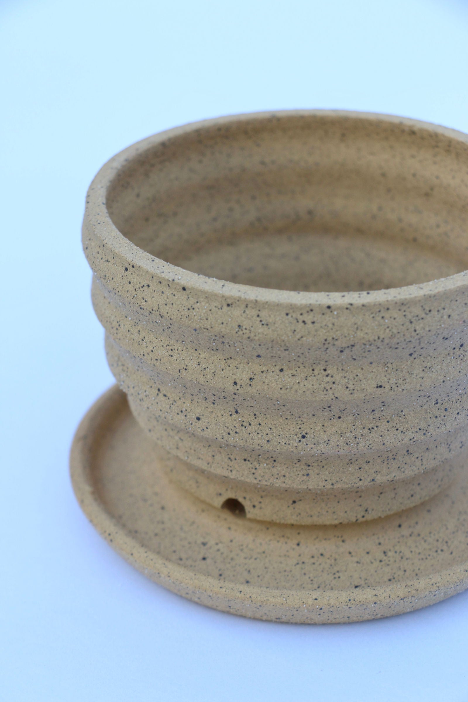 38 pagoda planter w/ saucer - Mipa's pots and plants