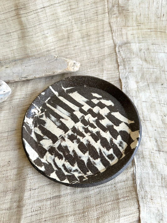 68 b/w checkers saucer