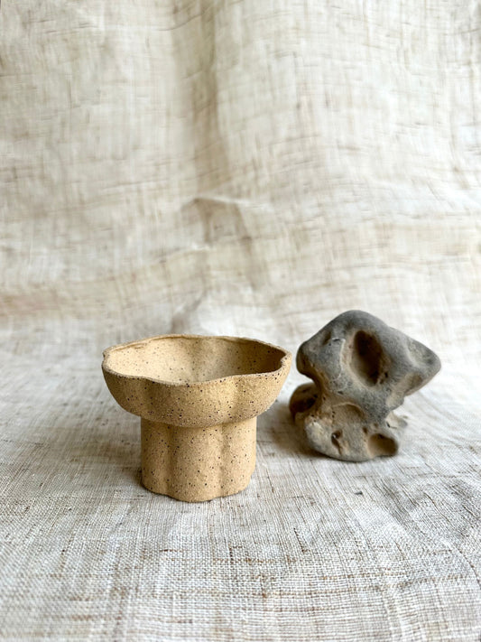 47 s.b lotus tiny planter - Mipa's pots and plants