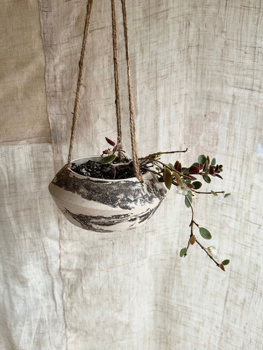 51 inkwash ufo planter - Mipa's pots and plants