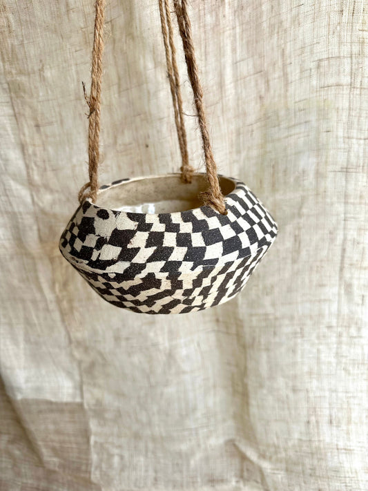 52 checkers ufo planter - Mipa's pots and plants