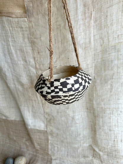 52 checkers ufo planter - Mipa's pots and plants