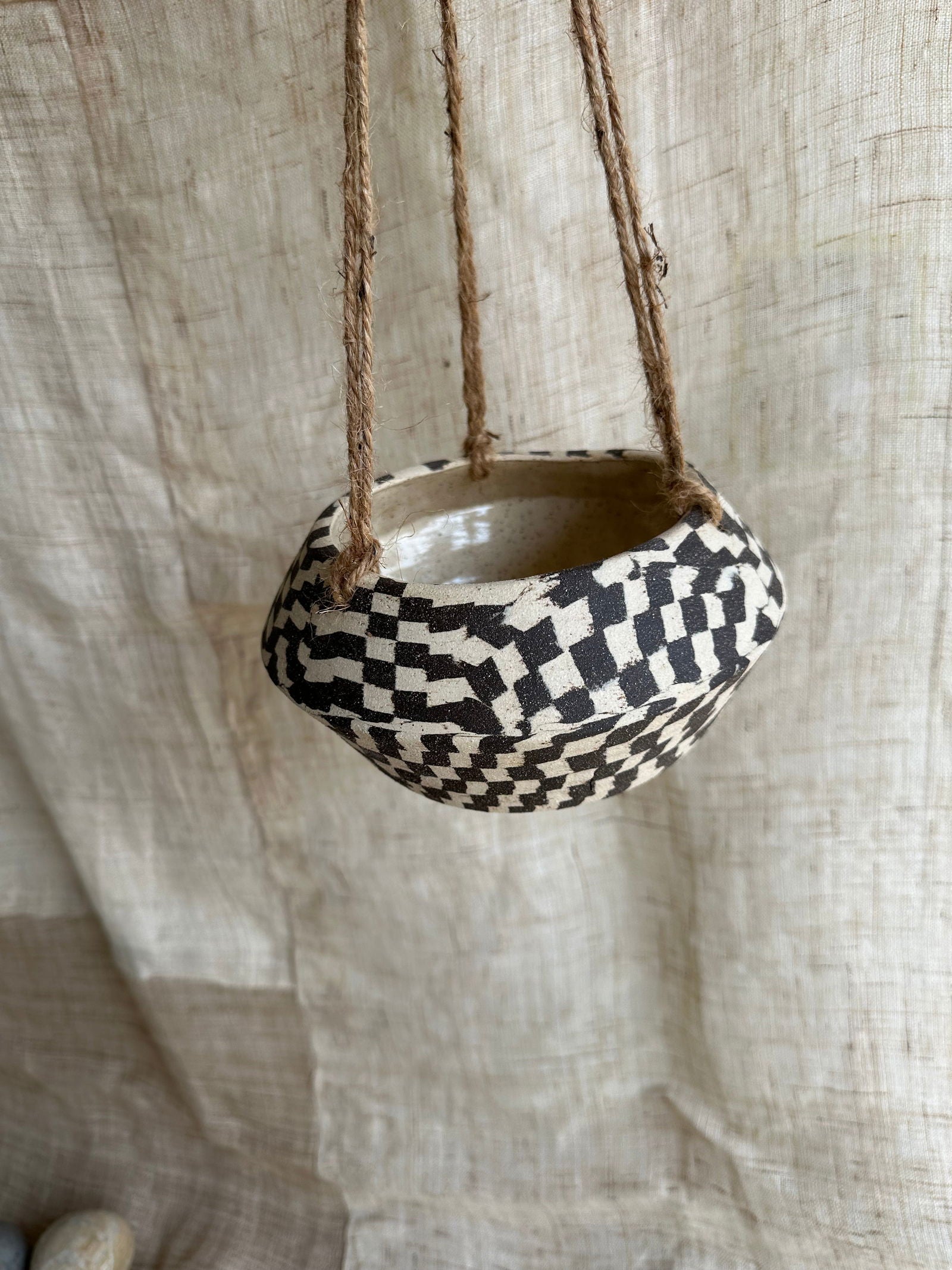 52 checkers ufo planter - Mipa's pots and plants