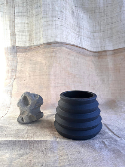56 black pagoda planter - Mipa's pots and plants