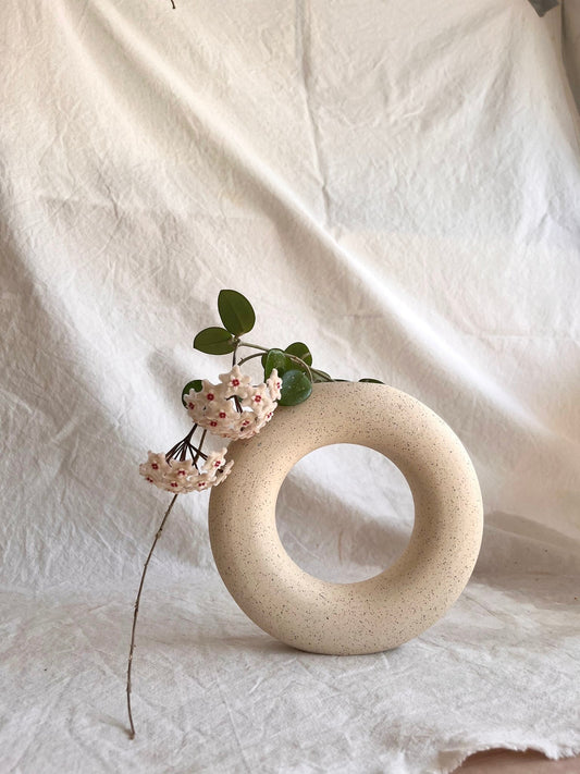 59  6”donut vase - Mipa's pots and plants