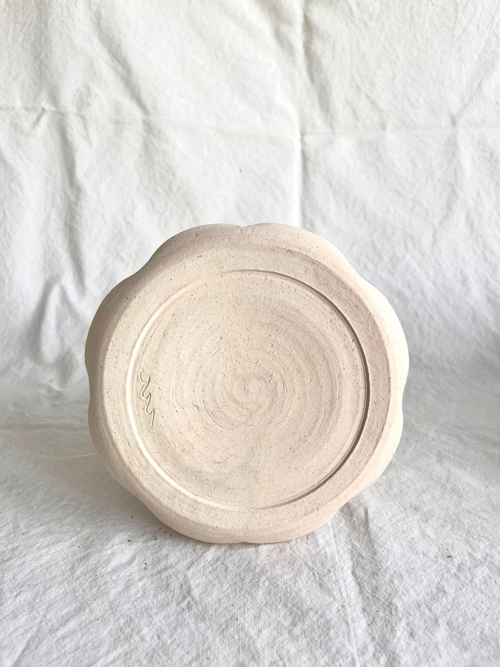 5 off white planter w/saucer - Mipa's pots and plants