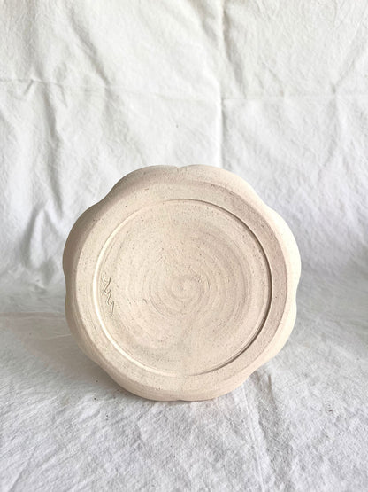 5 off white planter w/saucer - Mipa's pots and plants