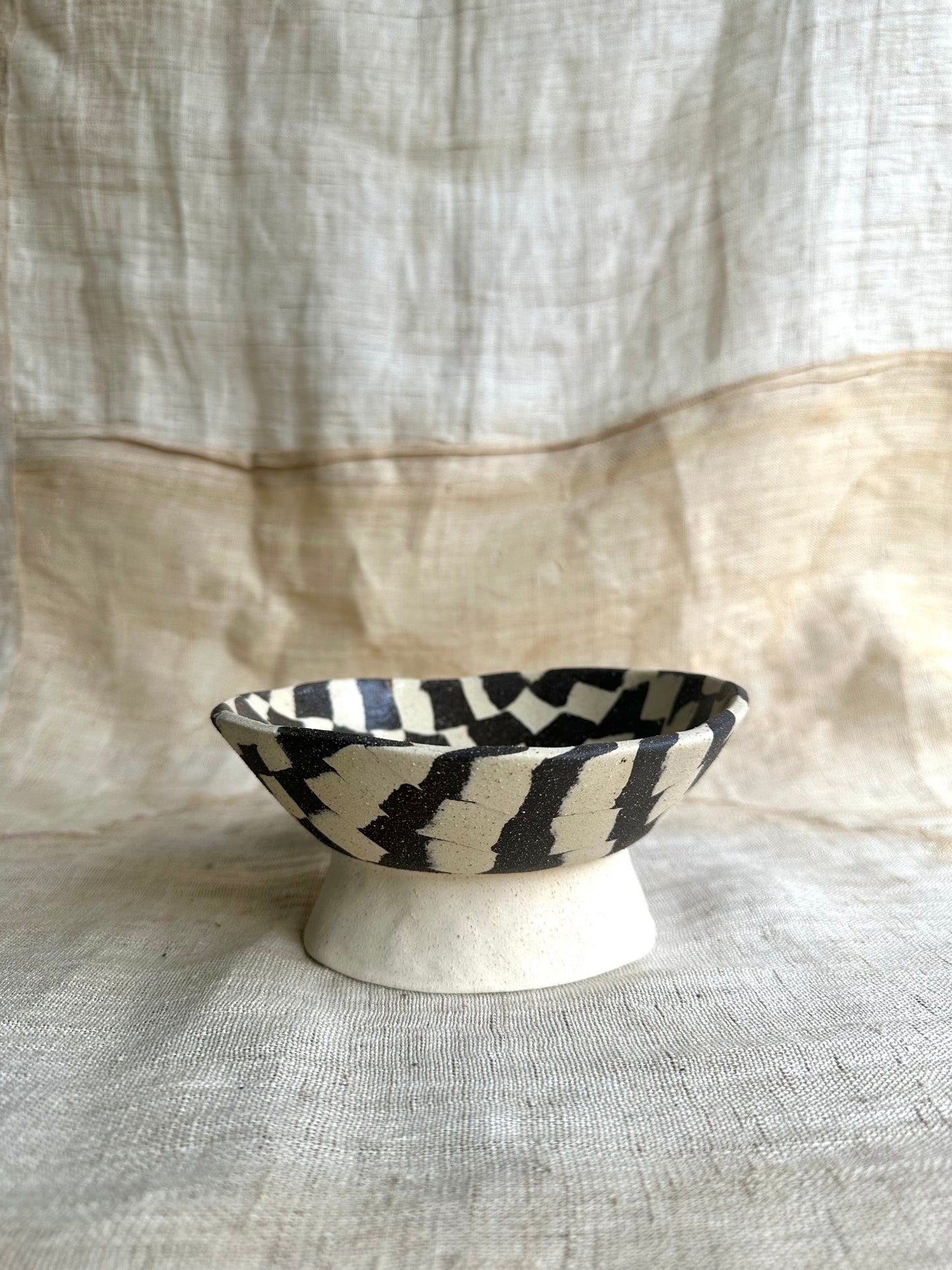 62 b/w checkers planter