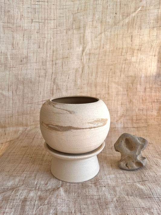 65 mud/cream pedestal saucer set - Mipa's pots and plants