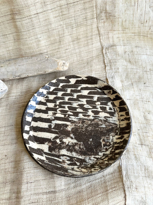 69 b/w checkers saucer - Mipa's pots and plants