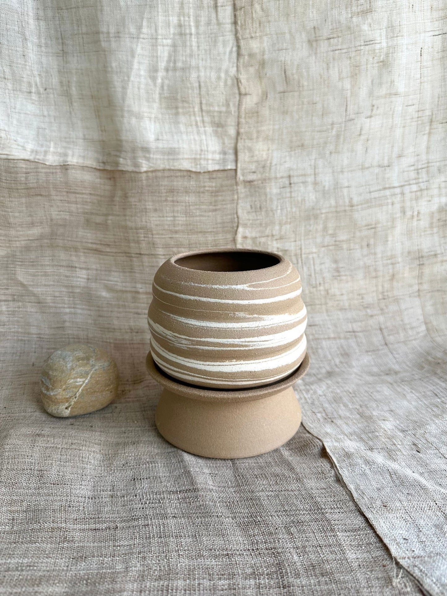 69 mudcream pedestal saucer set - Mipa's pots and plants