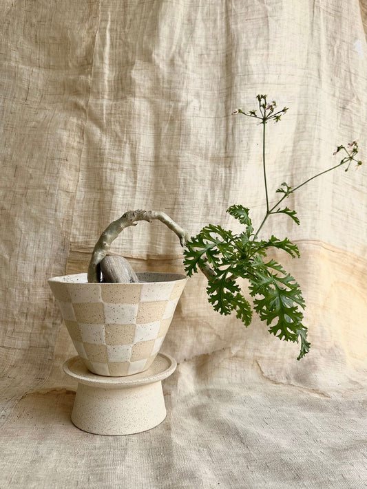 6 C/C checkers pedestal saucer set - Mipa's pots and plants