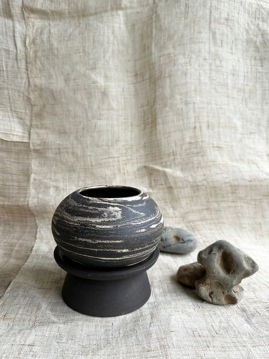 6 inkwash pedestal saucer set - Mipa's pots and plants