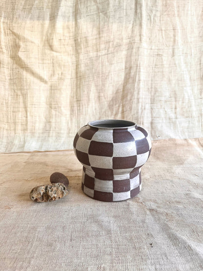 72 chocolate checkers planter - Mipa's pots and plants