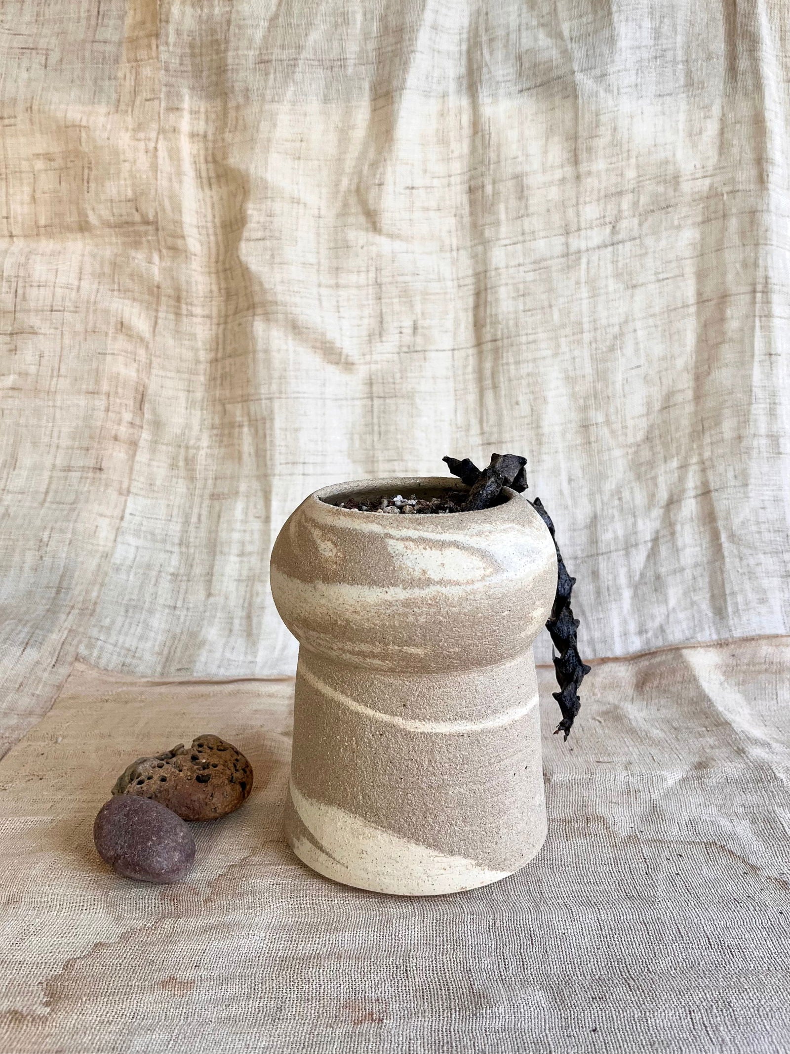85 mudcream planter - Mipa's pots and plants