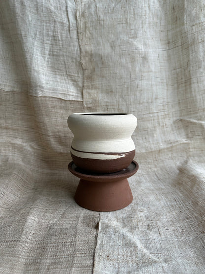 (Pre-order) 1 chocolate swirl pedestal saucer set