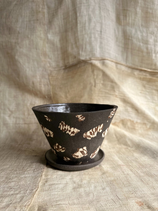 56 black squiggle planter