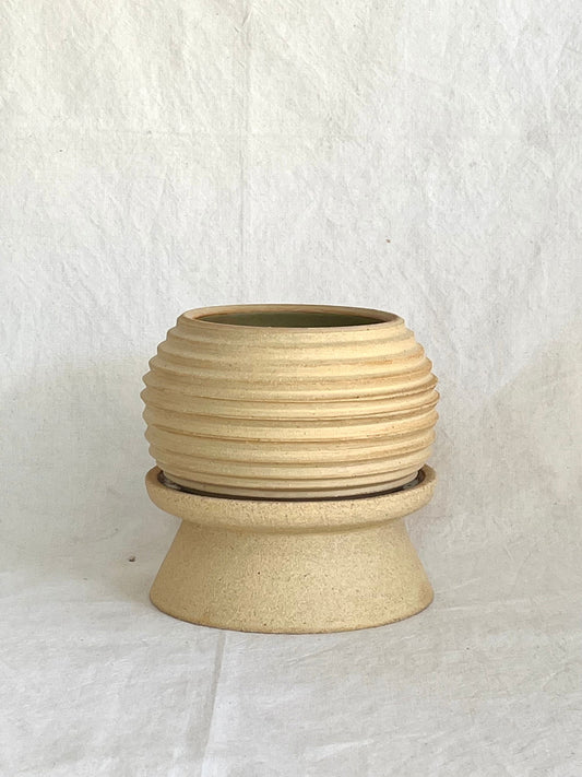 (Sale) 1-1 pedestal saucer set - Mipa's pots and plants