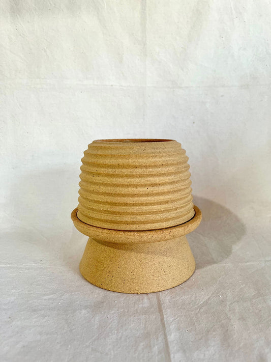 (Sale) 1-2 pedestal saucer set - Mipa's pots and plants