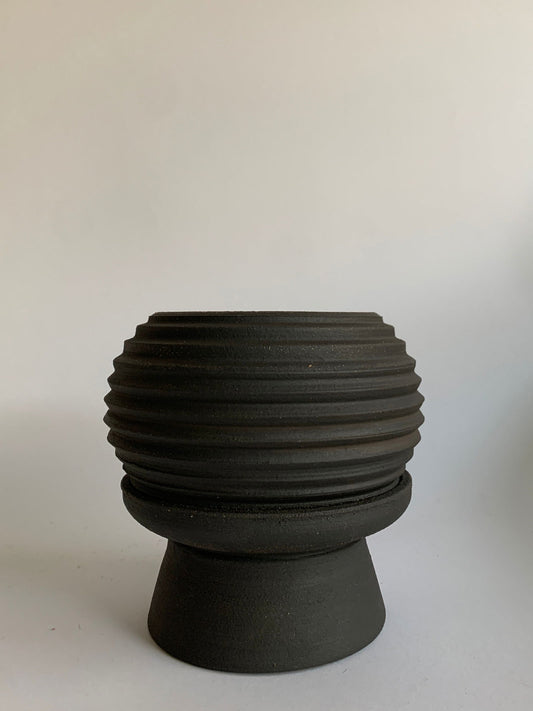 (Sale) 10-1 pedestal saucer set - Mipa's pots and plants