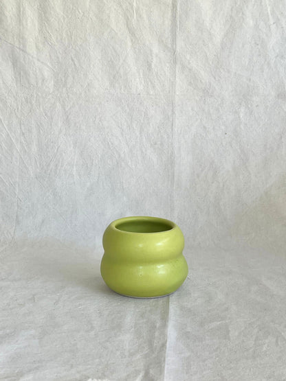 (Sale) 24-1 tiny kiwi planter - Mipa's pots and plants