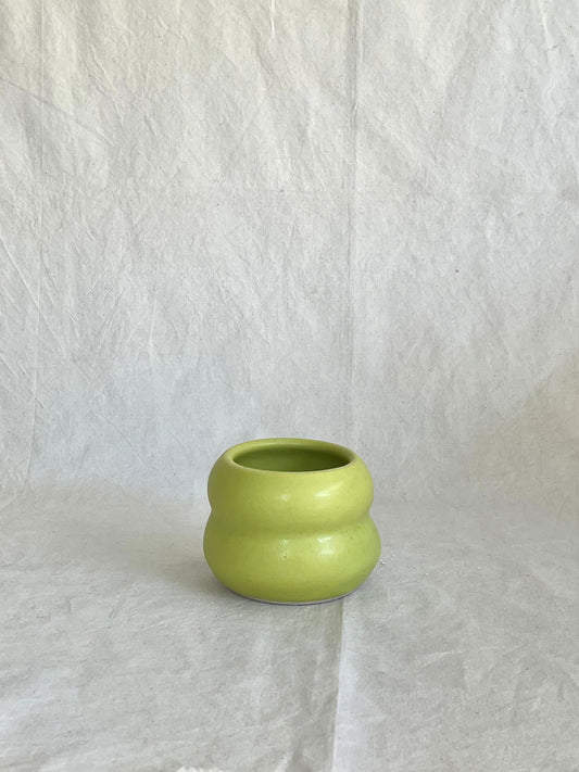 (Sale) 24-1 tiny kiwi planter - Mipa's pots and plants